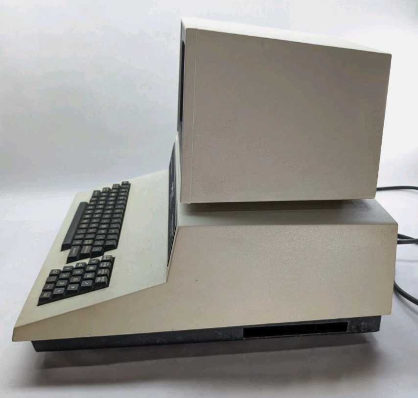Commodore PET 2001 side profile