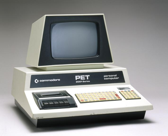 Commodore PET 2001 front view with keyboard